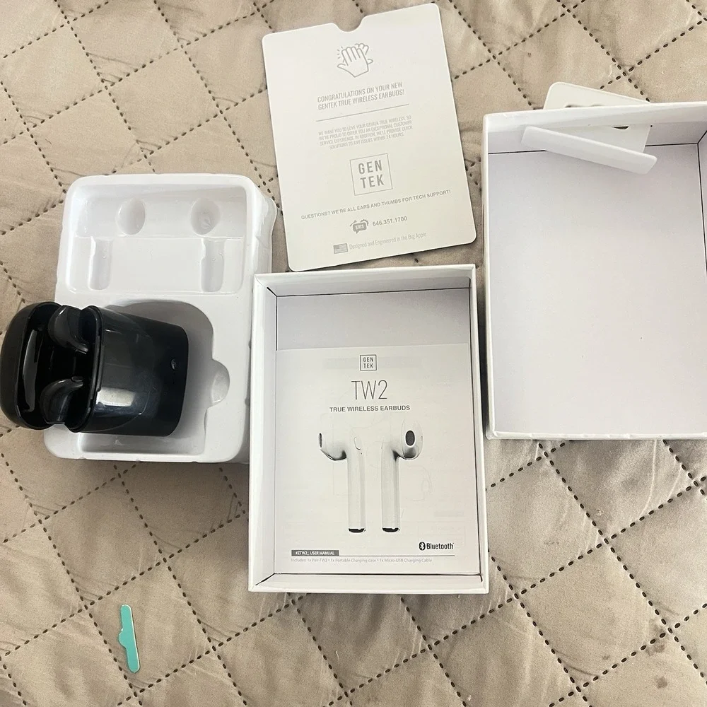 GenTek TW2 True Wireless Earbuds w/ Case Black Untested No Cable